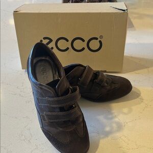 Ecco Cloud II Dark Brown Suede & Leather Hook-and-Loop Athletic Sneakers